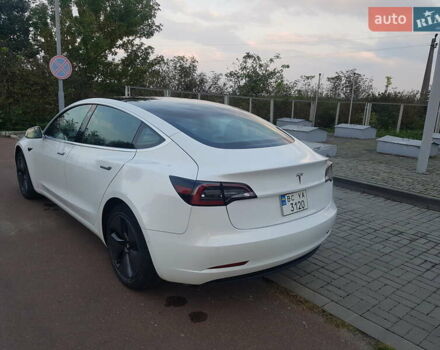 Білий Тесла Модель 3, об'ємом двигуна 0 л та пробігом 106 тис. км за 16500 $, фото 16 на Automoto.ua
