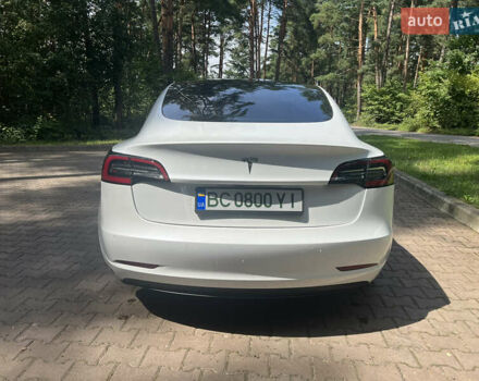 Белый Тесла Модель 3, объемом двигателя 0 л и пробегом 82 тыс. км за 26000 $, фото 5 на Automoto.ua