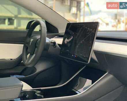 Тесла Модель 3 2020 у Івано-Франківську на Automoto.ua Білий Тесла Модель 3, об'ємом двигуна 0 л та пробігом 145 тис. км за 14850 $, фото 93 на Automoto.ua