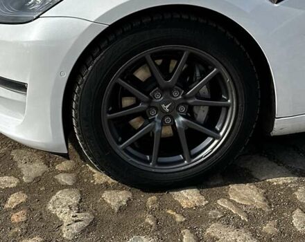 Тесла Модель 3 2020 в Харькове на Automoto.ua Белый Тесла Модель 3, объемом двигателя 0 л и пробегом 133 тыс. км за 19500 $, фото 2 на Automoto.ua