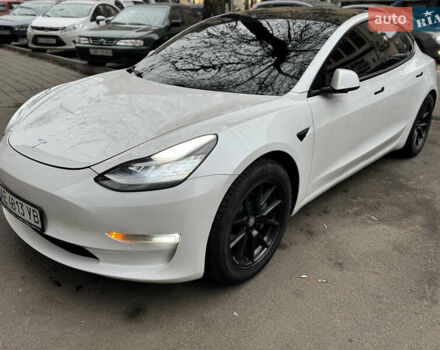 Белый Тесла Модель 3, объемом двигателя 0 л и пробегом 65 тыс. км за 16800 $, фото 2 на Automoto.ua