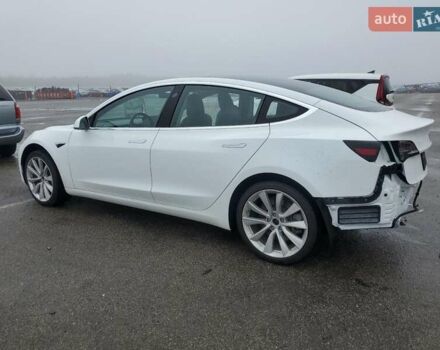 Білий Тесла Модель 3, об'ємом двигуна 0 л та пробігом 70 тис. км за 2700 $, фото 1 на Automoto.ua