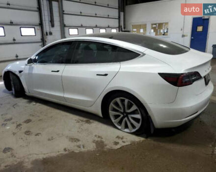 Белый Тесла Модель 3, объемом двигателя 0 л и пробегом 190 тыс. км за 11500 $, фото 1 на Automoto.ua