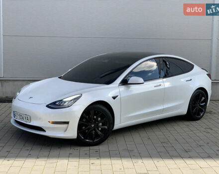 Тесла Модель 3 2020 у Івано-Франківську на Automoto.ua Білий Тесла Модель 3, об'ємом двигуна 0 л та пробігом 145 тис. км за 14850 $, фото 43 на Automoto.ua