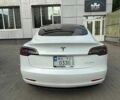 Білий Тесла Модель 3, об'ємом двигуна 0 л та пробігом 122 тис. км за 18500 $, фото 2 на Automoto.ua
