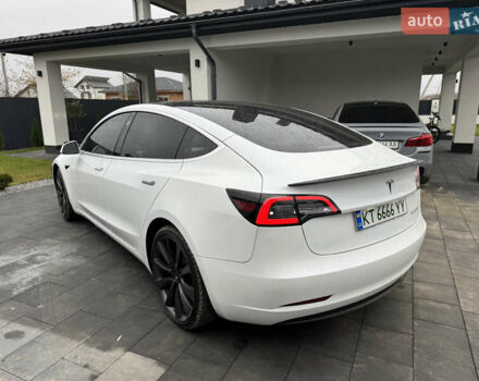 Білий Тесла Модель 3, об'ємом двигуна 0 л та пробігом 75 тис. км за 19900 $, фото 16 на Automoto.ua