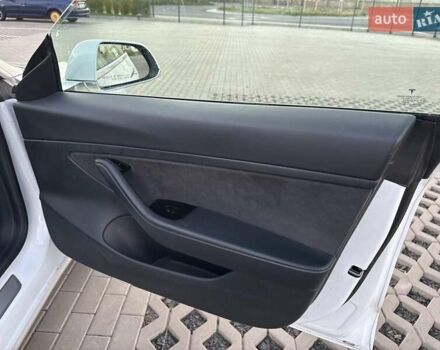 Білий Тесла Модель 3, об'ємом двигуна 0 л та пробігом 221 тис. км за 12700 $, фото 27 на Automoto.ua