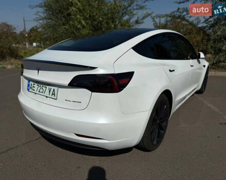 Білий Тесла Модель 3, об'ємом двигуна 0 л та пробігом 96 тис. км за 18800 $, фото 22 на Automoto.ua