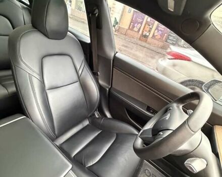 Білий Тесла Модель 3, об'ємом двигуна 0 л та пробігом 55 тис. км за 21800 $, фото 16 на Automoto.ua