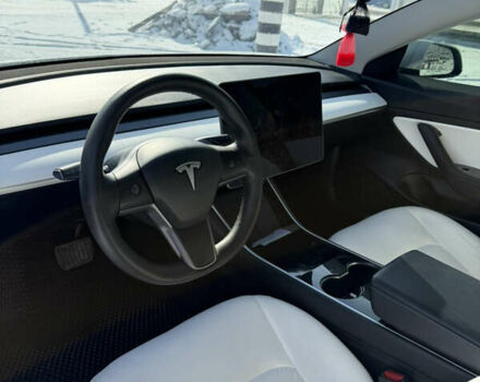 Белый Тесла Модель 3, объемом двигателя 0 л и пробегом 105 тыс. км за 19100 $, фото 5 на Automoto.ua