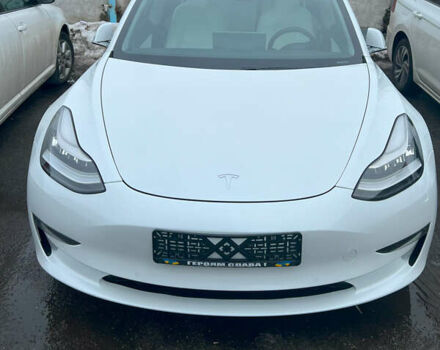 Белый Тесла Модель 3, объемом двигателя 0 л и пробегом 85 тыс. км за 18000 $, фото 1 на Automoto.ua