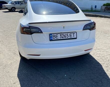 Белый Тесла Модель 3, объемом двигателя 0 л и пробегом 82 тыс. км за 20999 $, фото 3 на Automoto.ua