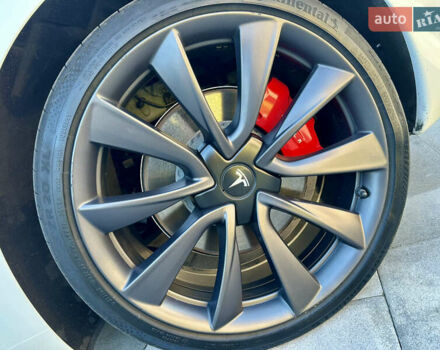 Белый Тесла Модель 3, объемом двигателя 0 л и пробегом 145 тыс. км за 20000 $, фото 7 на Automoto.ua