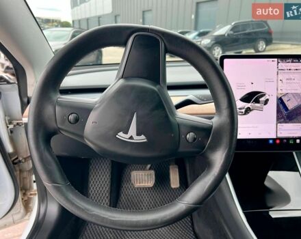 Білий Тесла Модель 3, об'ємом двигуна 0 л та пробігом 102 тис. км за 18990 $, фото 22 на Automoto.ua
