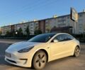 Білий Тесла Модель 3, об'ємом двигуна 0 л та пробігом 90 тис. км за 15500 $, фото 2 на Automoto.ua