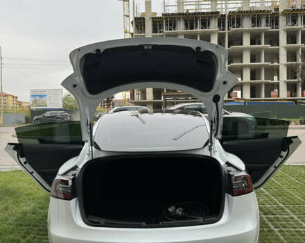 Белый Тесла Модель 3, объемом двигателя 0 л и пробегом 65 тыс. км за 35000 $, фото 5 на Automoto.ua