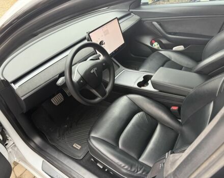 Білий Тесла Модель 3, об'ємом двигуна 0 л та пробігом 180 тис. км за 17500 $, фото 6 на Automoto.ua