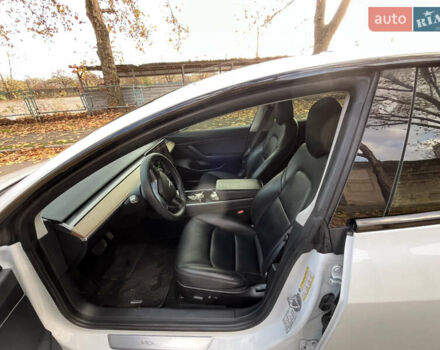 Білий Тесла Модель 3, об'ємом двигуна 0 л та пробігом 220 тис. км за 17800 $, фото 7 на Automoto.ua