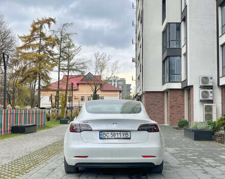 Білий Тесла Модель 3, об'ємом двигуна 0 л та пробігом 87 тис. км за 16500 $, фото 6 на Automoto.ua