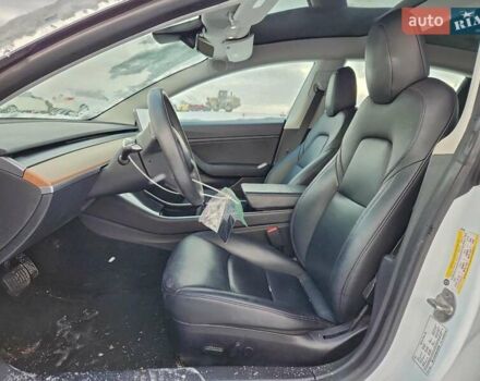 Белый Тесла Модель 3, объемом двигателя 0 л и пробегом 72 тыс. км за 5200 $, фото 6 на Automoto.ua