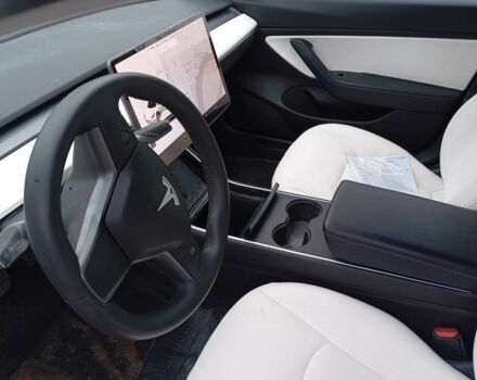 Белый Тесла Модель 3, объемом двигателя 0 л и пробегом 77 тыс. км за 16000 $, фото 8 на Automoto.ua