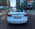 Белый Тесла Модель 3, объемом двигателя 0 л и пробегом 171 тыс. км за 17900 $, фото 2 на Automoto.ua