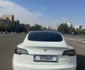 Белый Тесла Модель 3, объемом двигателя 0 л и пробегом 83 тыс. км за 21000 $, фото 2 на Automoto.ua