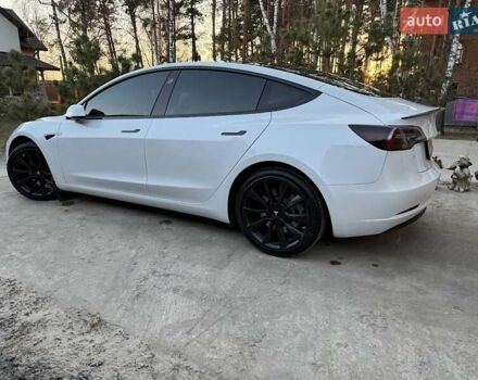 Білий Тесла Модель 3, об'ємом двигуна 0 л та пробігом 92 тис. км за 21300 $, фото 42 на Automoto.ua