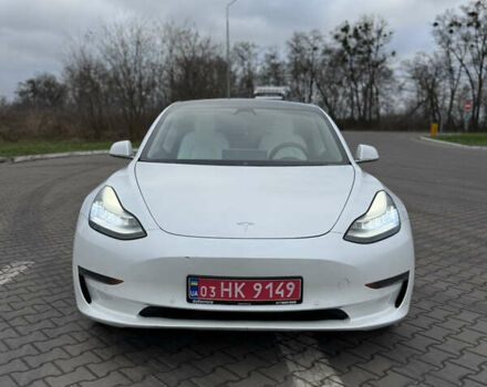 Білий Тесла Модель 3, об'ємом двигуна 0 л та пробігом 107 тис. км за 13800 $, фото 1 на Automoto.ua