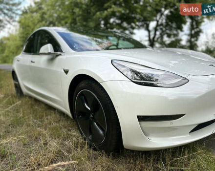 Білий Тесла Модель 3, об'ємом двигуна 0 л та пробігом 109 тис. км за 18700 $, фото 1 на Automoto.ua