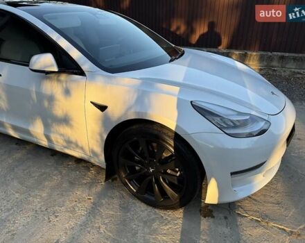 Білий Тесла Модель 3, об'ємом двигуна 0 л та пробігом 92 тис. км за 21300 $, фото 19 на Automoto.ua