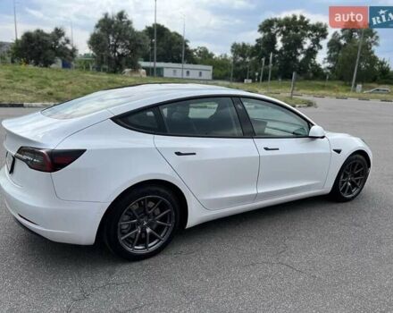 Білий Тесла Модель 3, об'ємом двигуна 0 л та пробігом 96 тис. км за 19900 $, фото 3 на Automoto.ua