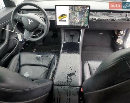 Білий Тесла Модель 3, об'ємом двигуна 0 л та пробігом 70 тис. км за 2700 $, фото 7 на Automoto.ua