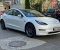 Тесла Модель 3 2020 в Киеве на Automoto.ua Белый Тесла Модель 3, объемом двигателя 0 л и пробегом 79 тыс. км за 15500 $, фото 2 на Automoto.ua