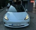 Белый Тесла Модель 3, объемом двигателя 0 л и пробегом 77 тыс. км за 20000 $, фото 3 на Automoto.ua
