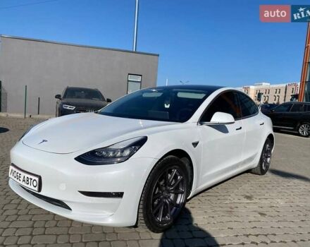 Белый Тесла Модель 3, объемом двигателя 0 л и пробегом 75 тыс. км за 15900 $, фото 2 на Automoto.ua