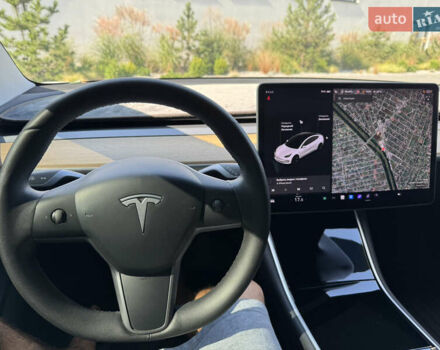 Тесла Модель 3 2020 у Луцьку на Automoto.ua Білий Тесла Модель 3, об'ємом двигуна 0 л та пробігом 107 тис. км за 16100 $, фото 26 на Automoto.ua