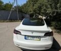 Білий Тесла Модель 3, об'ємом двигуна 0 л та пробігом 111 тис. км за 16850 $, фото 1 на Automoto.ua