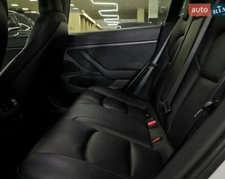 Білий Тесла Модель 3, об'ємом двигуна 0 л та пробігом 218 тис. км за 18499 $, фото 17 на Automoto.ua