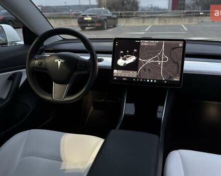 Білий Тесла Модель 3, об'ємом двигуна 0 л та пробігом 160 тис. км за 16000 $, фото 35 на Automoto.ua