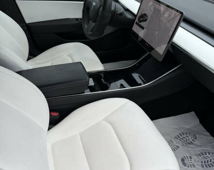 Білий Тесла Модель 3, об'ємом двигуна 0 л та пробігом 107 тис. км за 13800 $, фото 10 на Automoto.ua