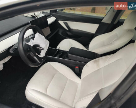 Белый Тесла Модель 3, объемом двигателя 0 л и пробегом 61 тыс. км за 9999 $, фото 6 на Automoto.ua