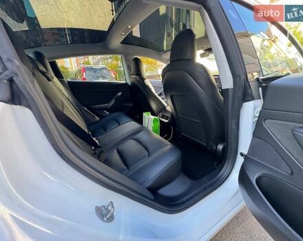 Тесла Модель 3 2020 в Киеве на Automoto.ua Белый Тесла Модель 3, объемом двигателя 0 л и пробегом 79 тыс. км за 15500 $, фото 7 на Automoto.ua