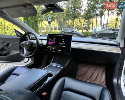 Білий Тесла Модель 3, об'ємом двигуна 0 л та пробігом 140 тис. км за 20700 $, фото 15 на Automoto.ua