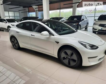 Білий Тесла Модель 3, об'ємом двигуна 0 л та пробігом 99 тис. км за 24897 $, фото 1 на Automoto.ua