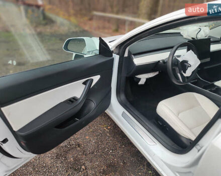 Белый Тесла Модель 3, объемом двигателя 0 л и пробегом 61 тыс. км за 9999 $, фото 20 на Automoto.ua