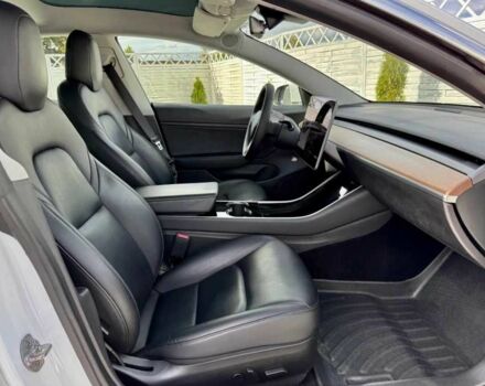 Белый Тесла Модель 3, объемом двигателя 0 л и пробегом 49 тыс. км за 13500 $, фото 4 на Automoto.ua