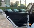 Білий Тесла Модель 3, об'ємом двигуна 60 л та пробігом 80 тис. км за 19900 $, фото 14 на Automoto.ua