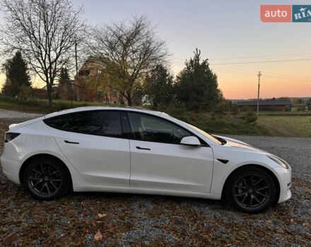 Белый Тесла Модель 3, объемом двигателя 0 л и пробегом 129 тыс. км за 19900 $, фото 7 на Automoto.ua