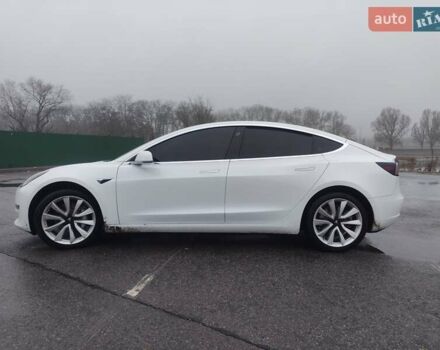 Білий Тесла Модель 3, об'ємом двигуна 0 л та пробігом 108 тис. км за 17000 $, фото 1 на Automoto.ua